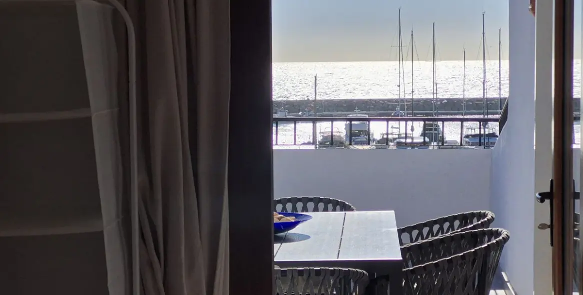 Sale of penthouse duplex in La Duquesa 44