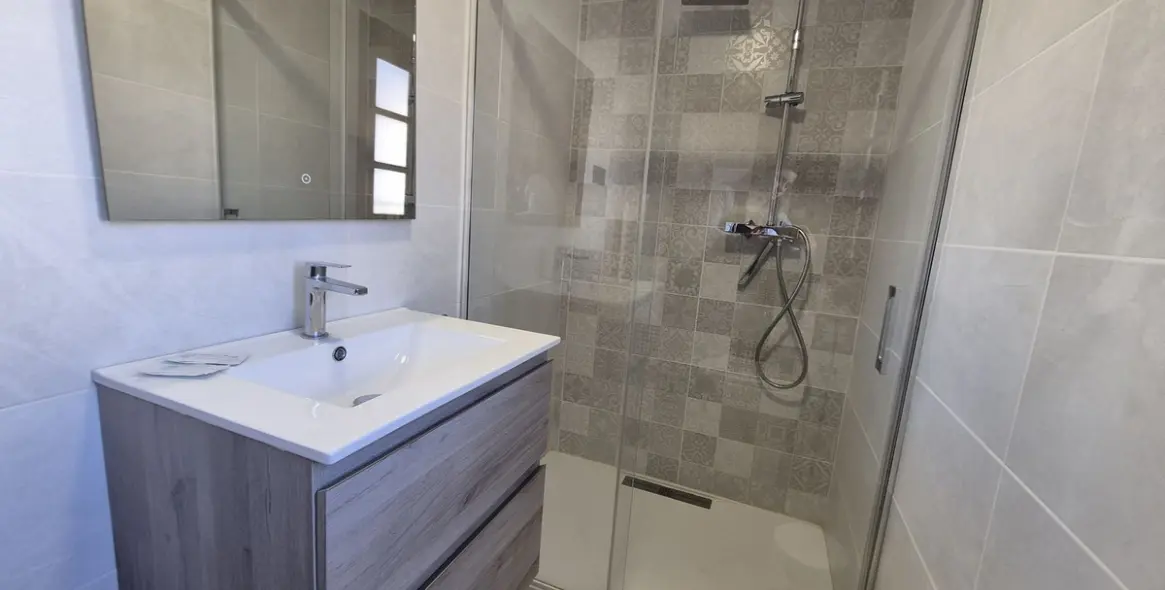 Sale of penthouse duplex in La Duquesa 51