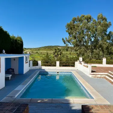 Sale of detached villa in Estepona