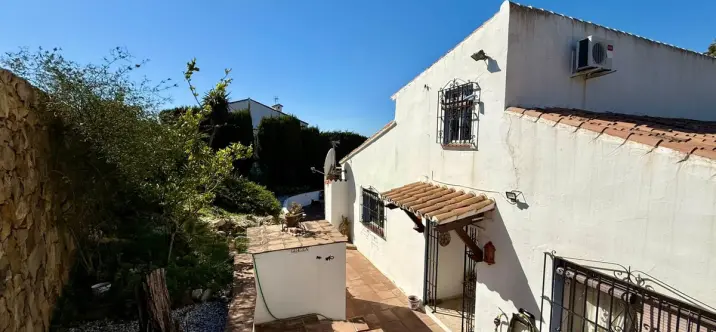 Sale of detached villa in Estepona 3