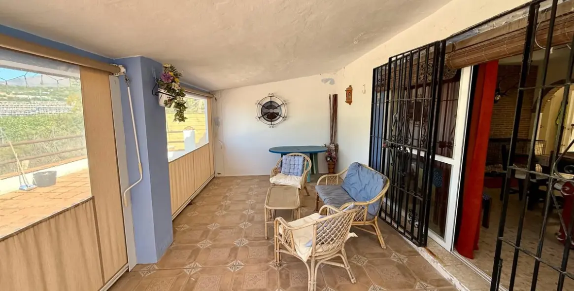 Sale of detached villa in Estepona 6
