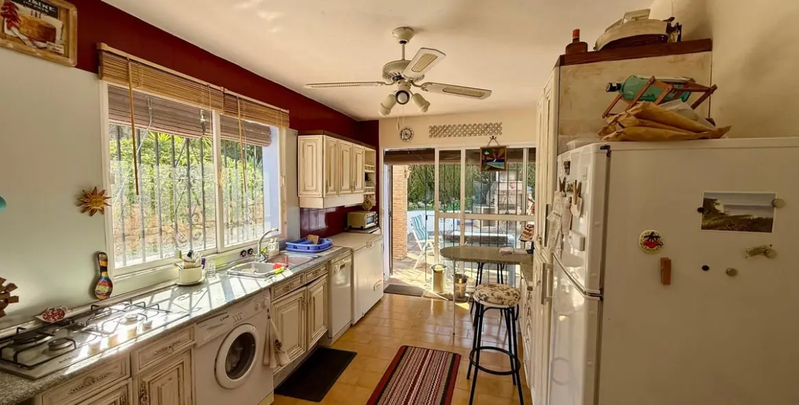 Sale of detached villa in Estepona 7