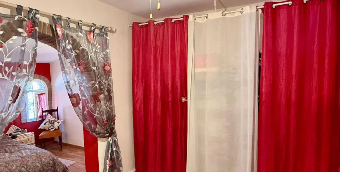 Sale of detached villa in Estepona 12