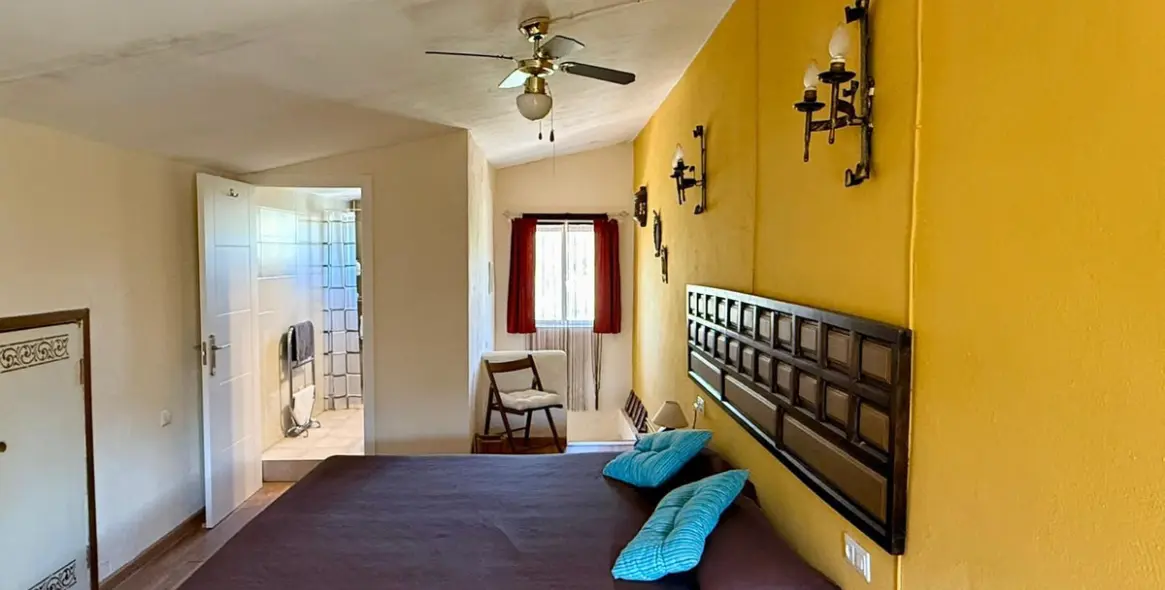 Sale of detached villa in Estepona 15