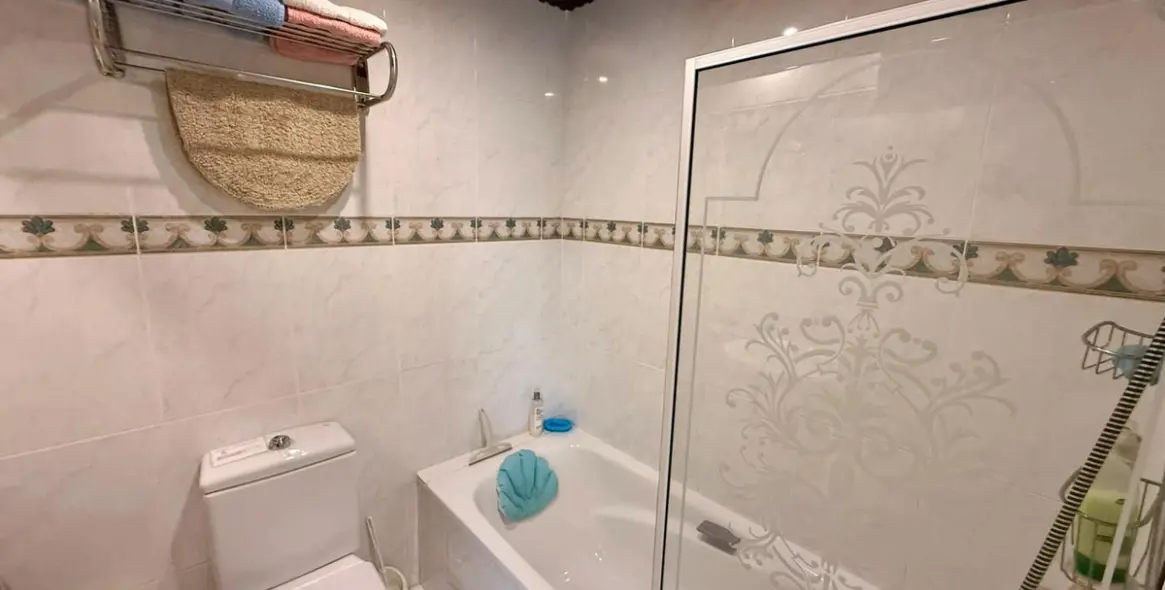 Sale of detached villa in Estepona 16