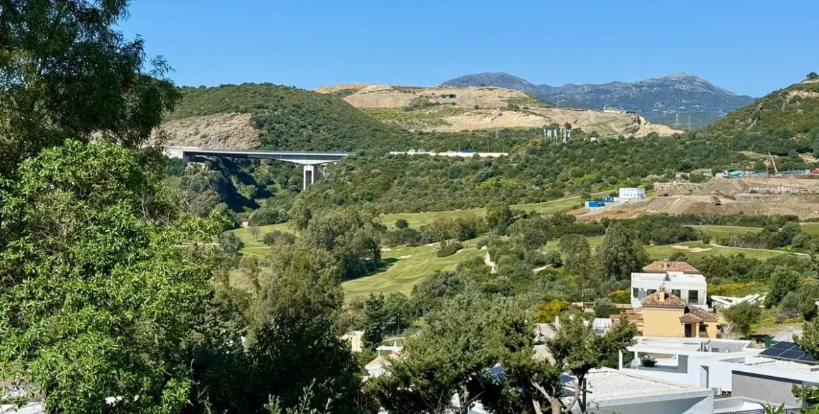 Sale of detached villa in Estepona 20