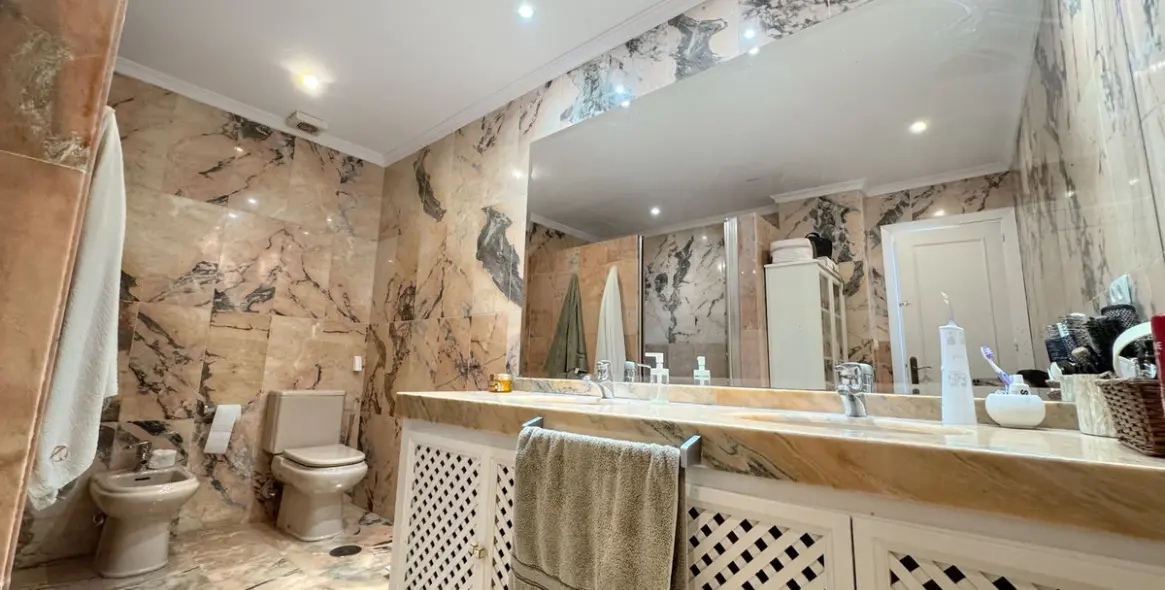 Продажа апартаментов на первом этаже в Nueva Andalucía 13