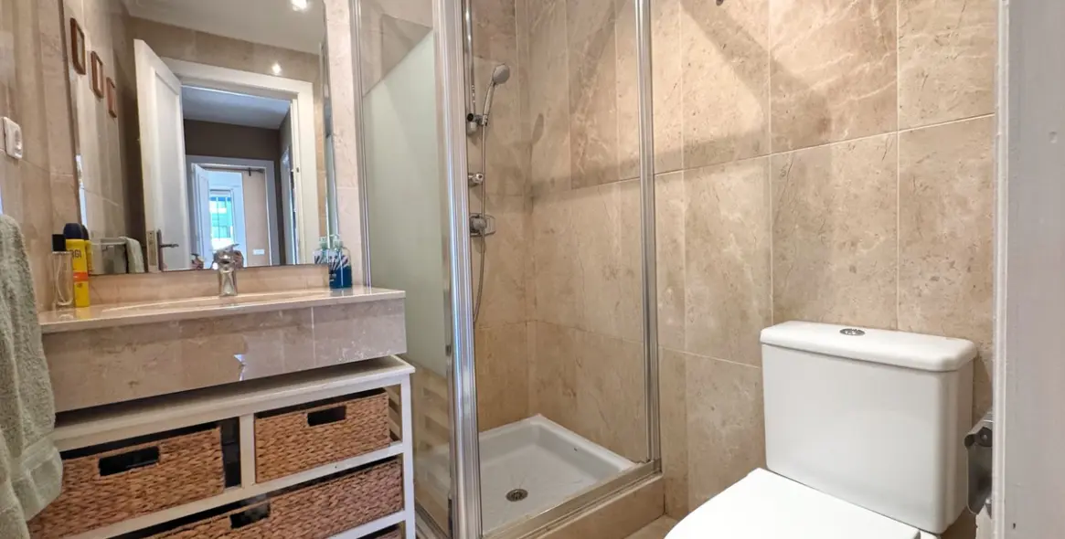 Продажа апартаментов на первом этаже в Nueva Andalucía 21