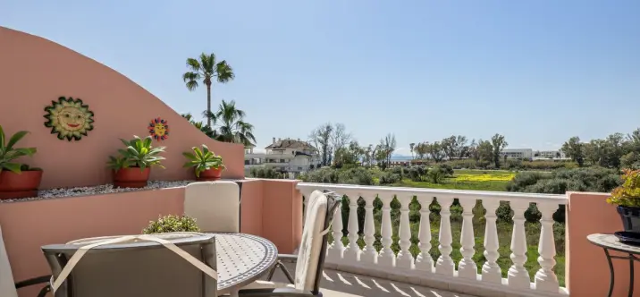 Sale of penthouse in Estepona 0
