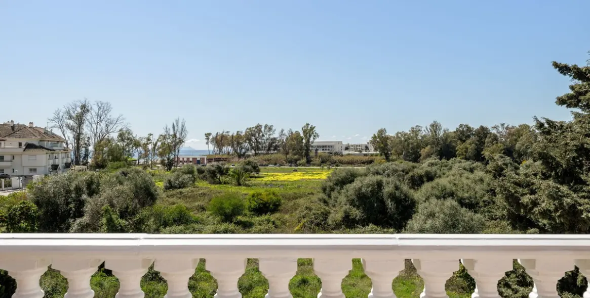 Venta de ático en Estepona 2