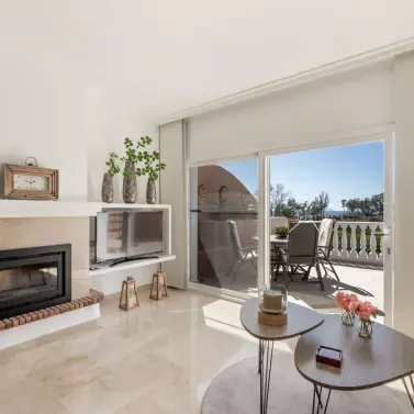 Sale of penthouse in Estepona