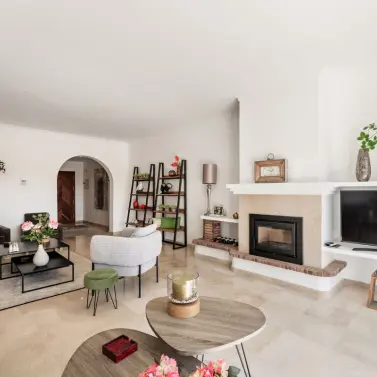 Sale of penthouse in Estepona