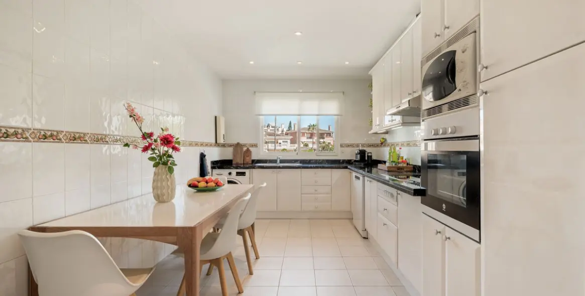 Venta de ático en Estepona 7