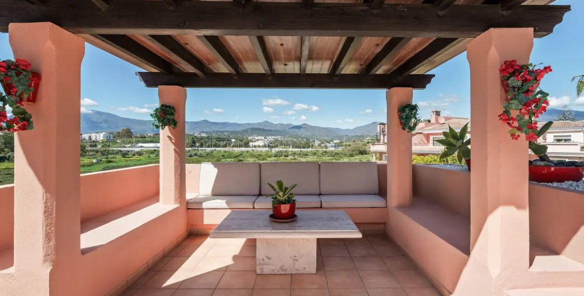 Sale of penthouse in Estepona 22