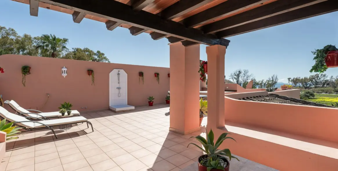 Sale of penthouse in Estepona 24