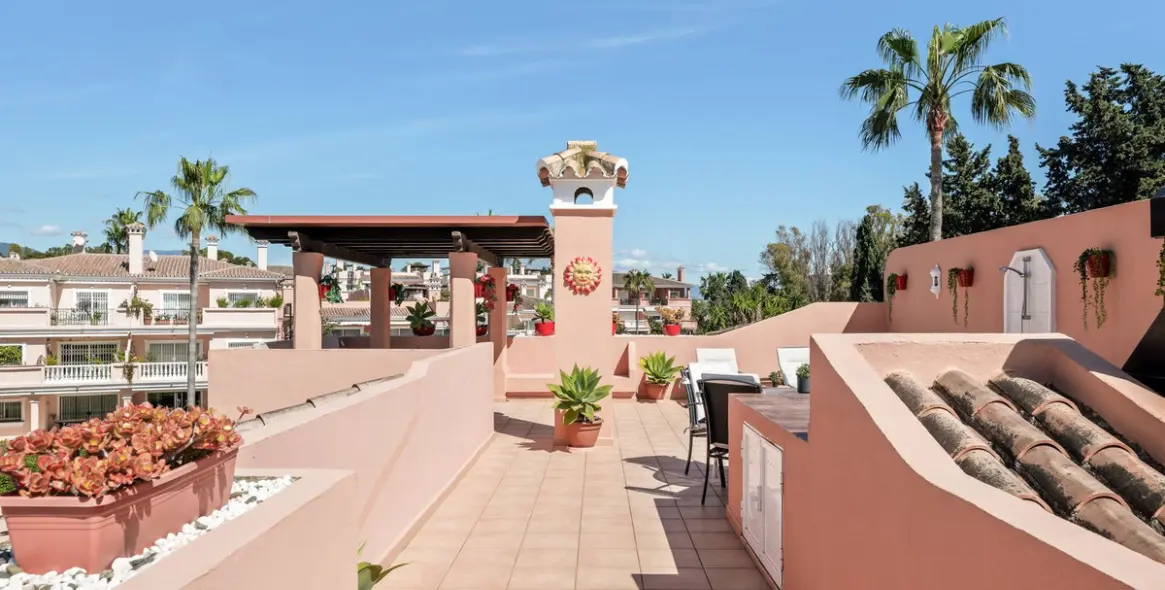 Sale of penthouse in Estepona 27