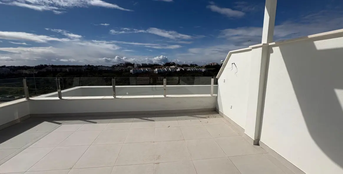 Sale of middle floor apartment in Campo Mijas 1