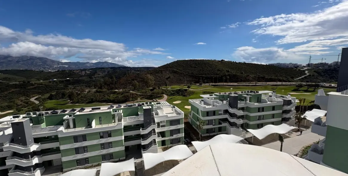 Sale of middle floor apartment in Campo Mijas 2