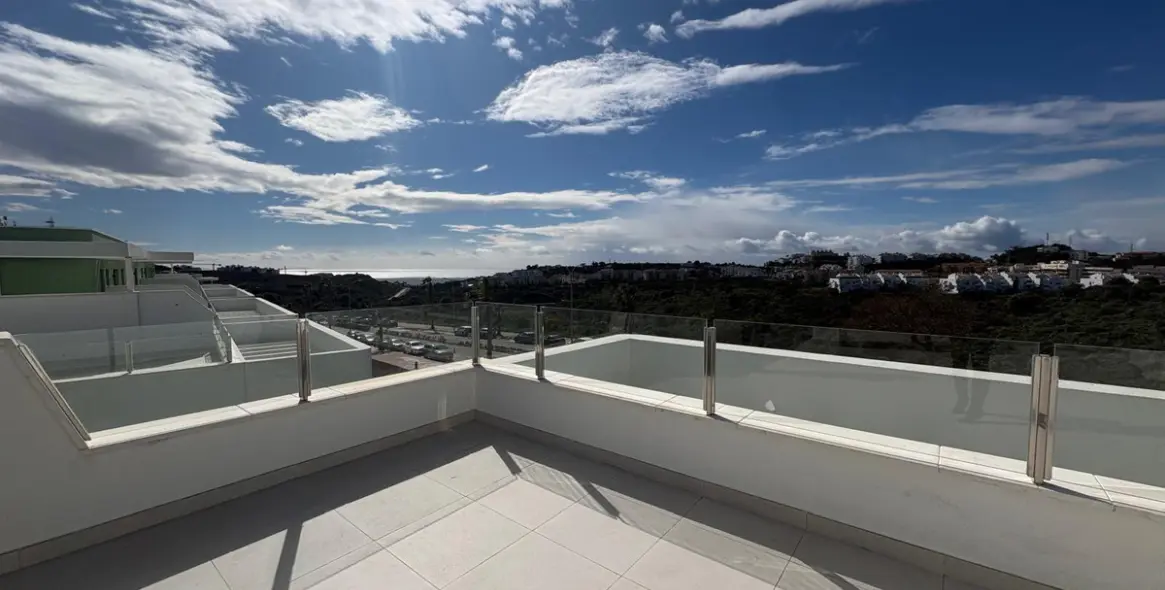 Sale of middle floor apartment in Campo Mijas 3
