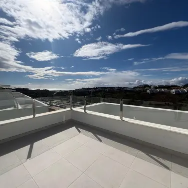 Sale of middle floor apartment in Campo Mijas