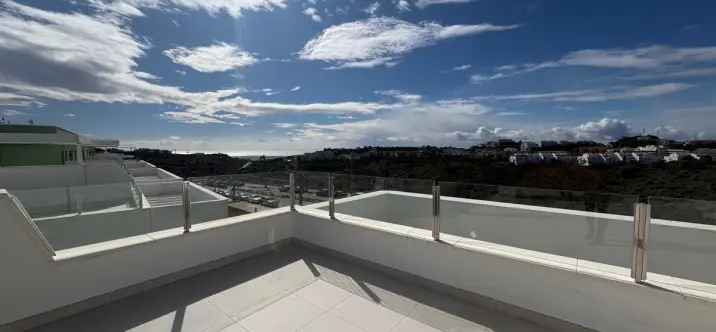 Sale of middle floor apartment in Campo Mijas 2