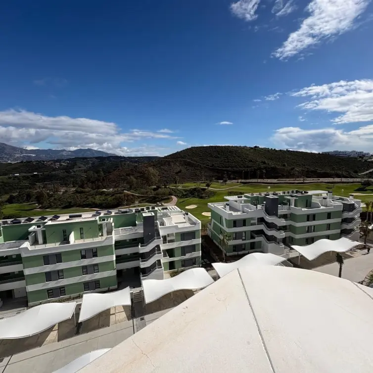 Sale of middle floor apartment in Campo Mijas