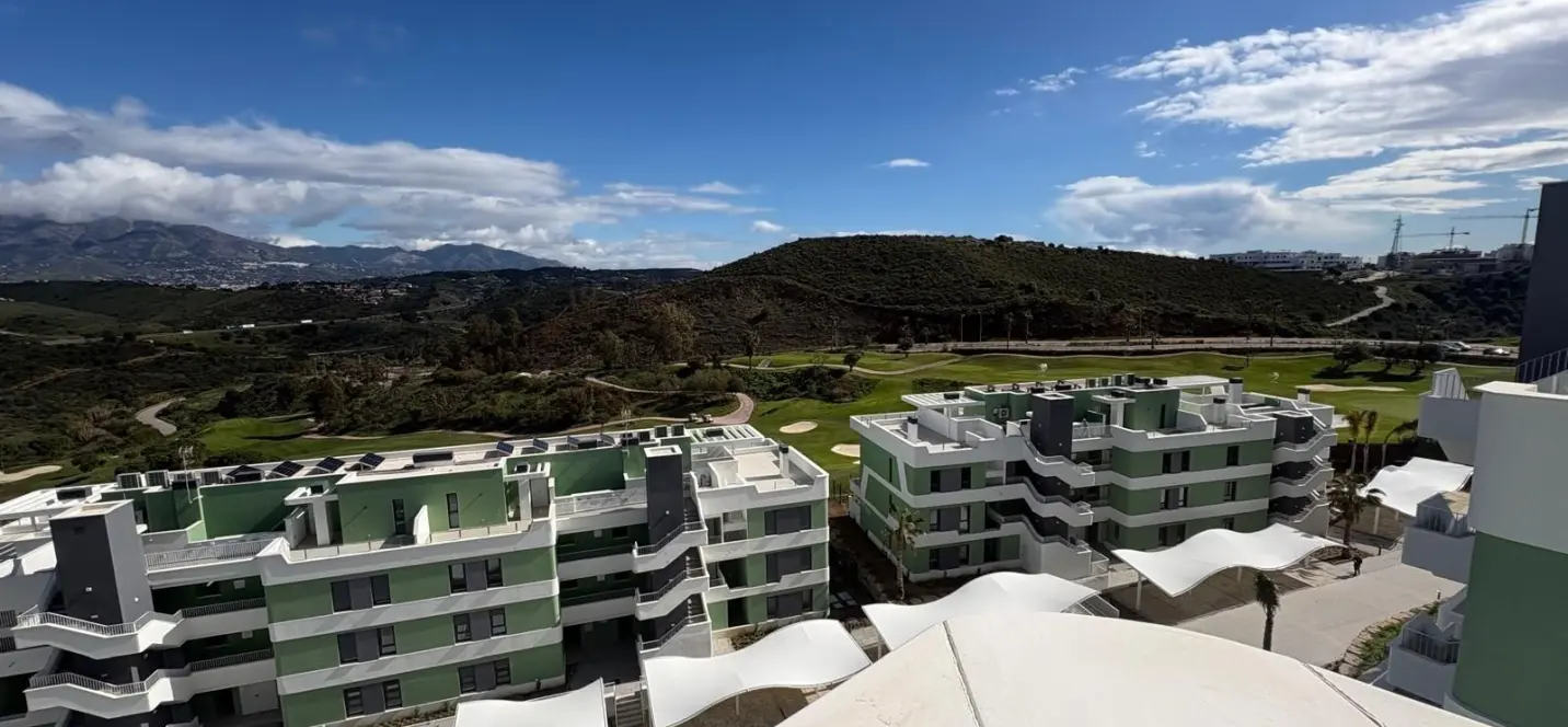 Sale of middle floor apartment in Campo Mijas 1