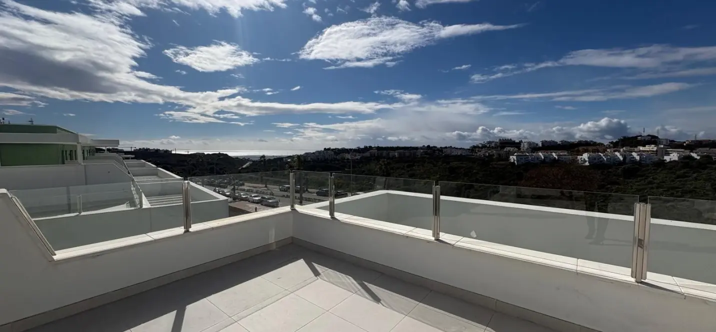 Sale of middle floor apartment in Campo Mijas 2