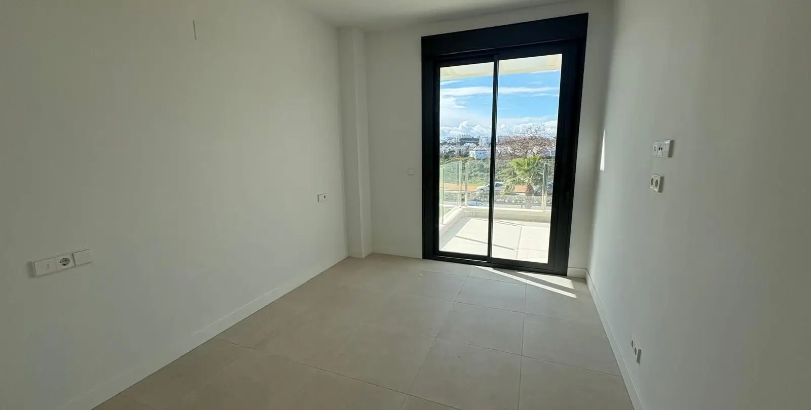 Sale of middle floor apartment in Campo Mijas 7