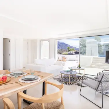 Продажа апартаментов на среднем этаже в Nueva Andalucía