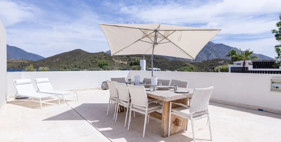 Venta de apartamento en planta media en Nueva Andalucía 7