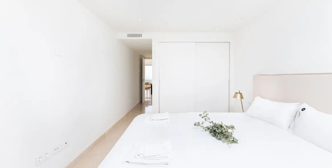 Venta de apartamento en planta media en Nueva Andalucía 9