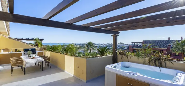 Sale of penthouse in Bel Air 0