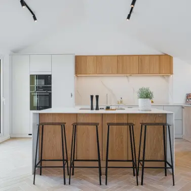 Sale of penthouse in Bel Air