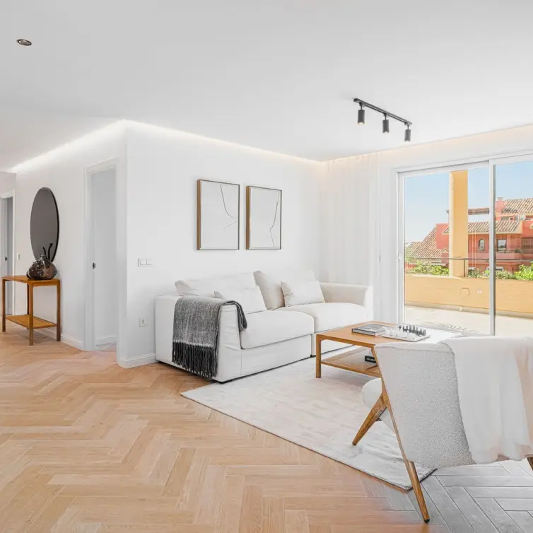 Sale of penthouse in Bel Air