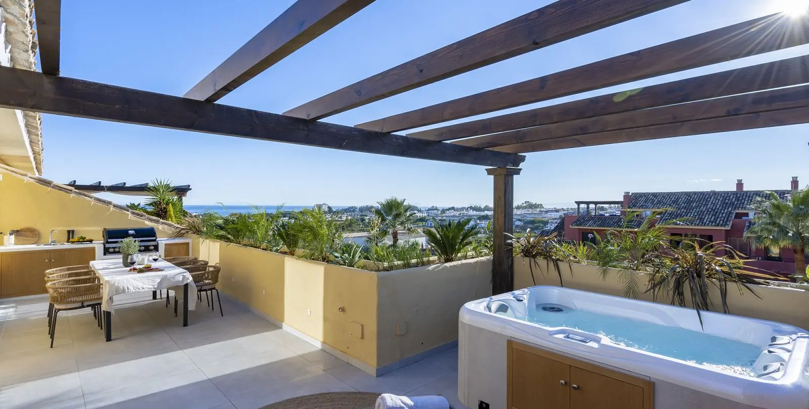 Sale of penthouse in Bel Air 2