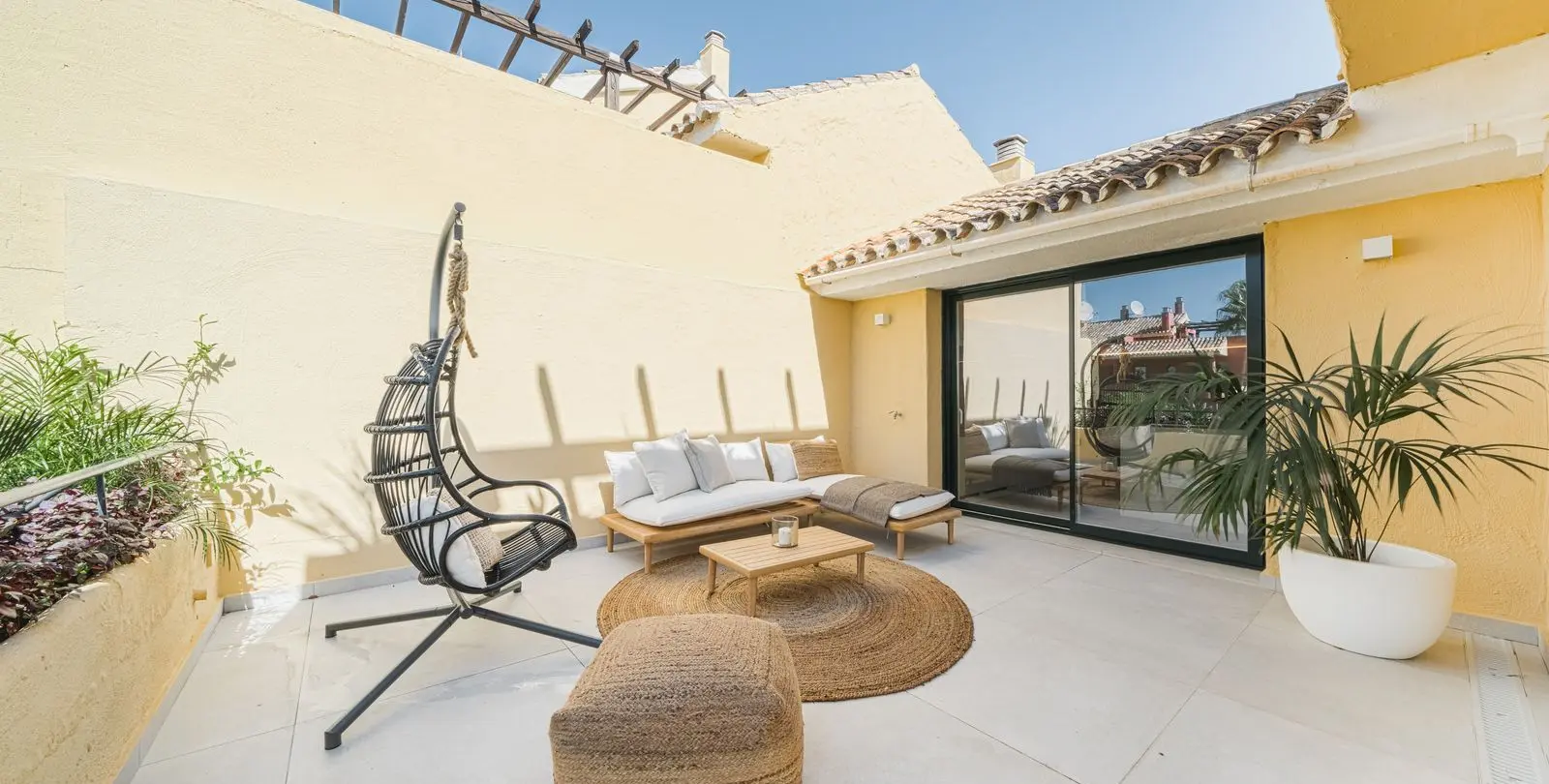 Sale of penthouse in Bel Air 4