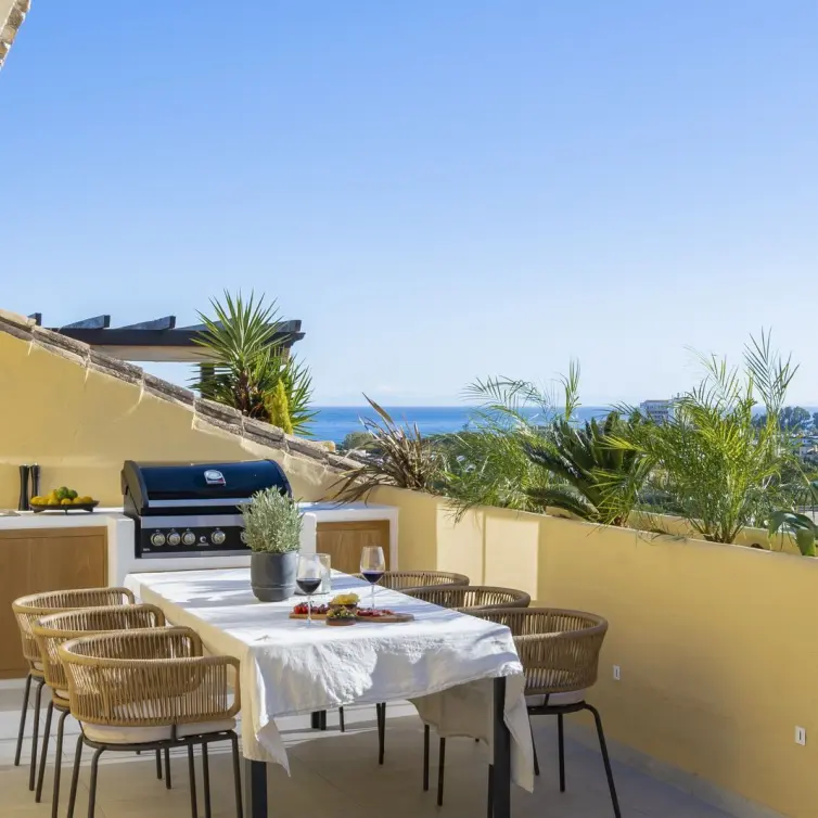 Sale of penthouse in Bel Air