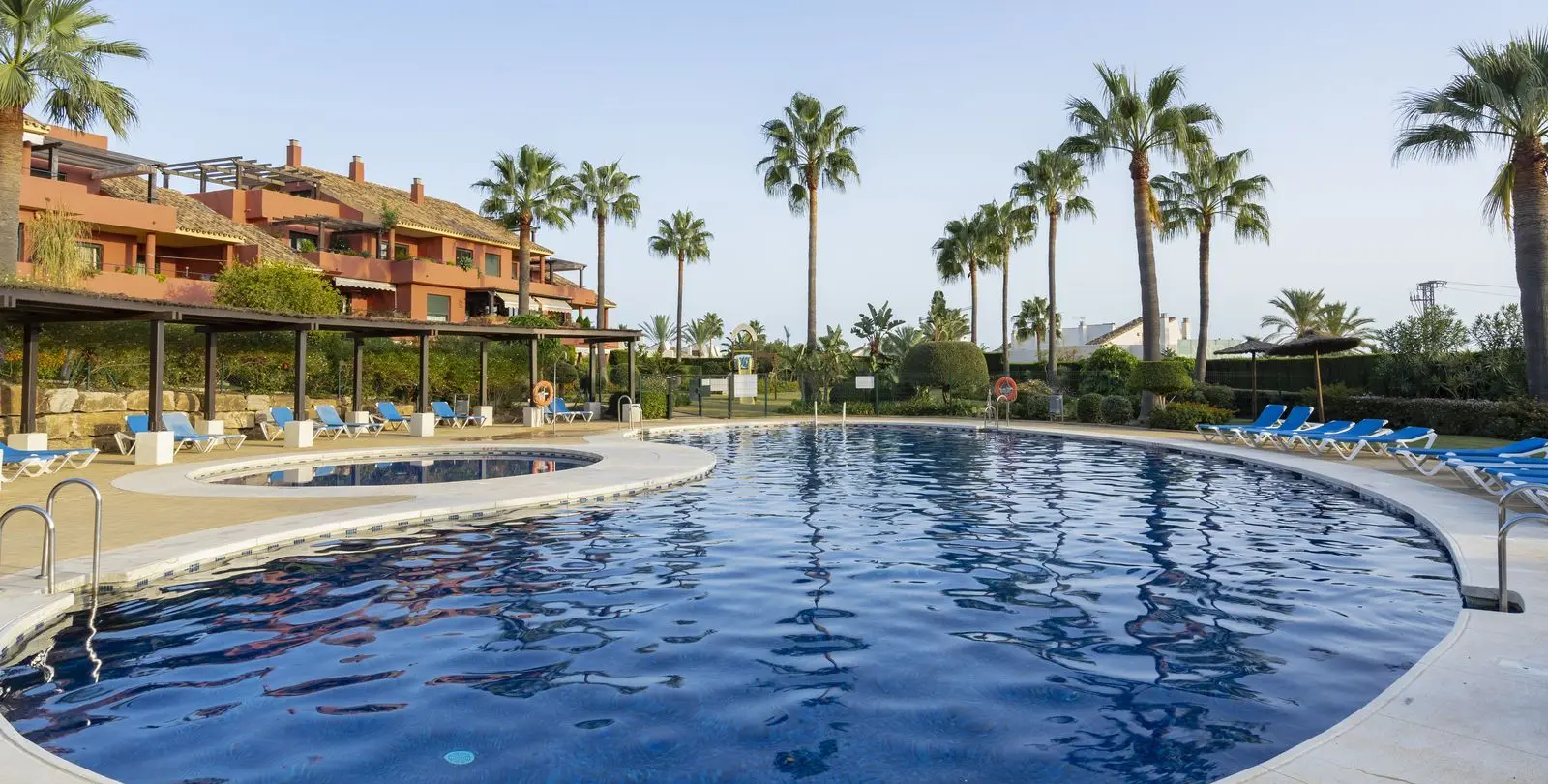 Sale of penthouse in Bel Air 8