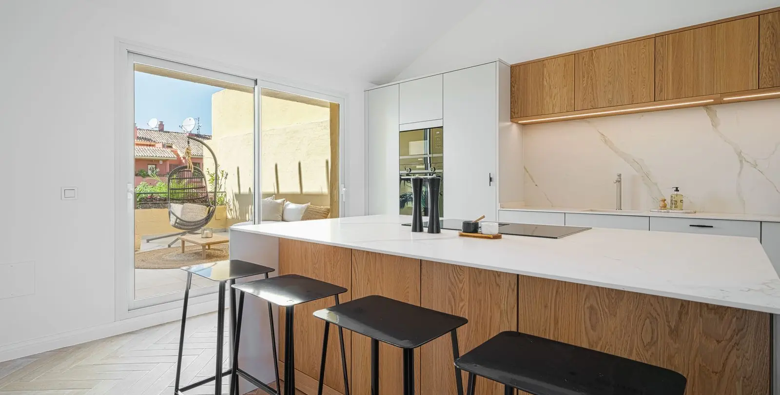 Sale of penthouse in Bel Air 9