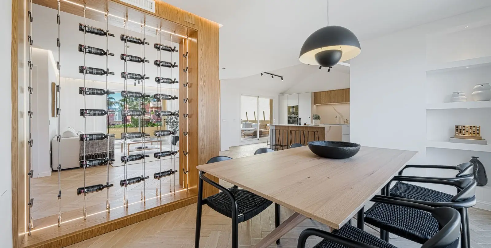 Sale of penthouse in Bel Air 10
