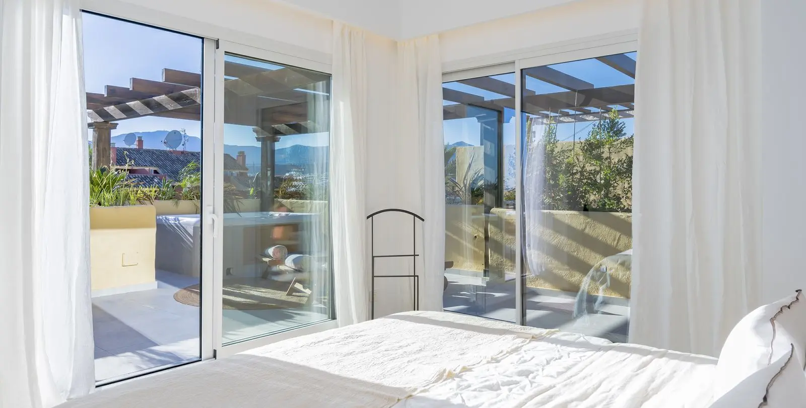 Sale of penthouse in Bel Air 21