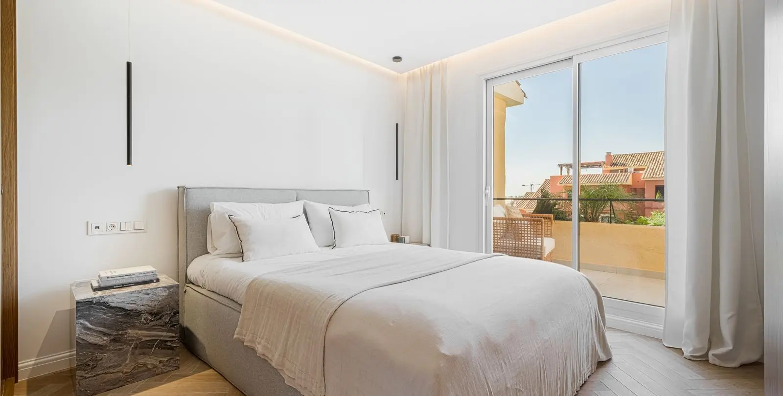 Sale of penthouse in Bel Air 27