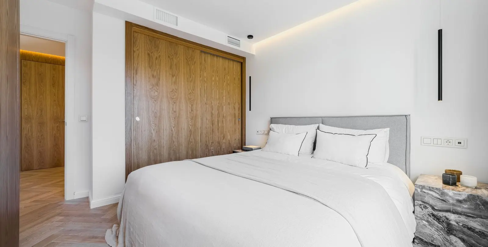 Sale of penthouse in Bel Air 28
