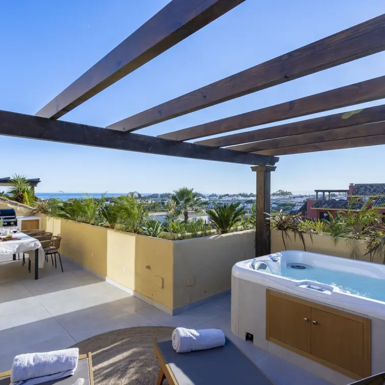 Sale of penthouse in Bel Air