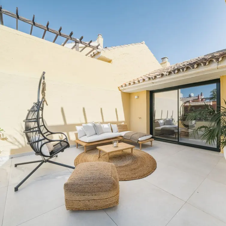 Sale of penthouse in Bel Air