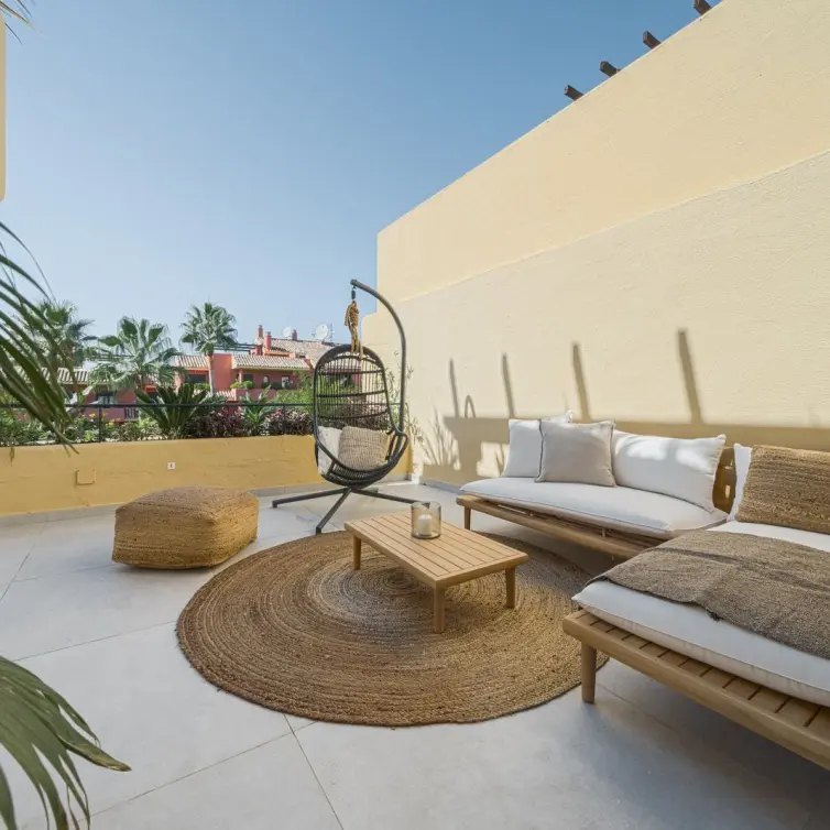 Sale of penthouse in Bel Air