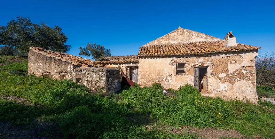 Продажа  отдельно стоящей виллы в Colmenar 2