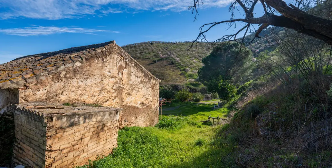 Продажа  отдельно стоящей виллы в Colmenar 3