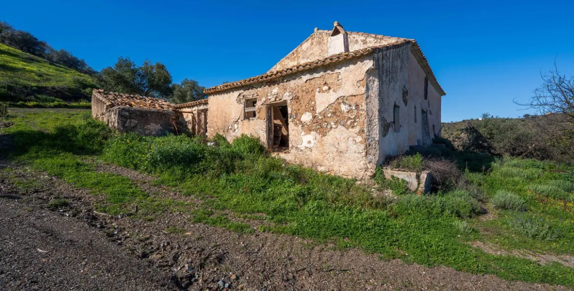 Продажа  отдельно стоящей виллы в Colmenar 9